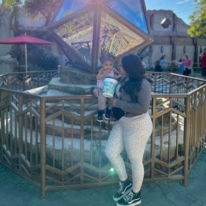 Meet your Posher, Monica